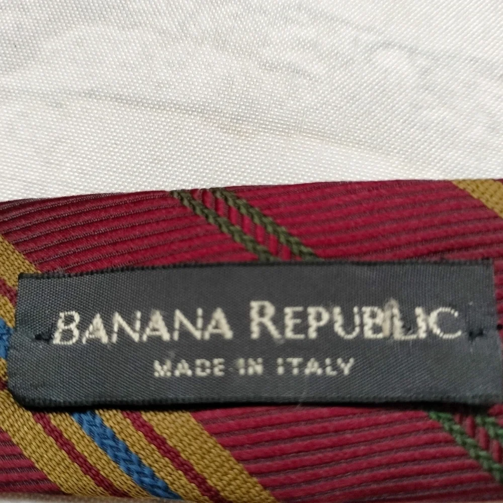 Banana Republic Men's Silk Necktie Elegant Striped Tie in Burgundy and Gold
